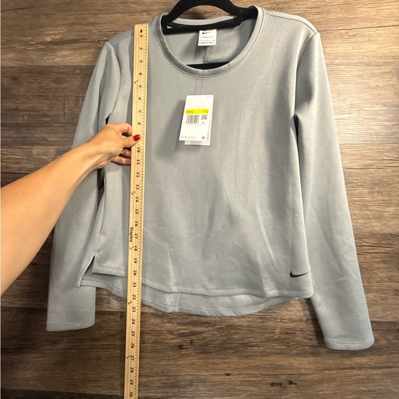 Nike Thermafit Gray Long Sleeve Fitted Training Sweatshirt - Picture 2 of 8